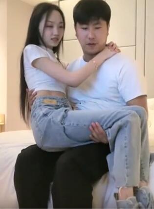 小宝重金约艺术学院舞蹈系女神清纯苗条腼腆乖巧