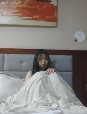 大二学生妹粉嫩一线天极品