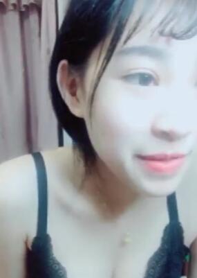 颜值不错嫩妹子小秀