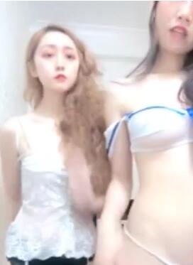 颜值不错两个挺嫩妹子
