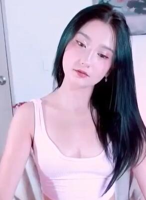 气质尤物清纯美少女