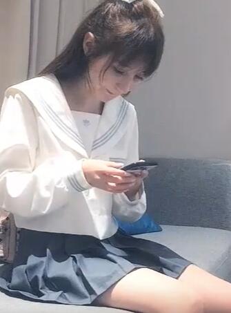 两个萌妹双飞女仆JK装一起