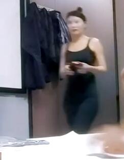 四川小少妇过年不回家黑丝美腿