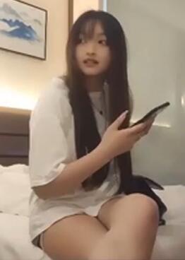 文轩约了个颜值不错吊带包臀裙妹子