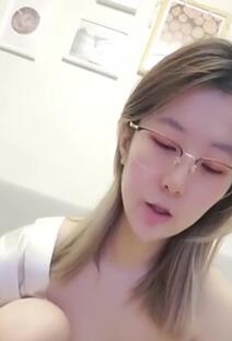 说话嗲嗲近期下海妹子 表演很卖力