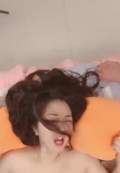 找个美少妇露脸多男战一女