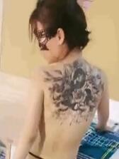 黑丝白虎三个极品还有几个小哥