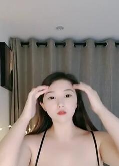 微胖界的坦克,露脸沙发上