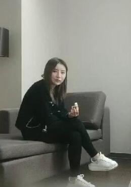 眼镜哥太猛妹子都哭了颜值美女返场