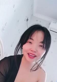 极品少妇黑丝情趣内衣老公不在家