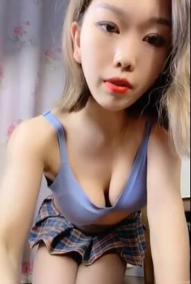 JK制服漂亮女主播 直播大秀看点很给力