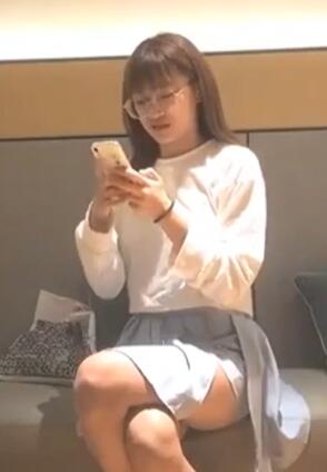 91沈先生第二场约了个挺嫩眼镜萌妹