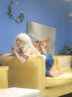 千人斩约了cosplay妹子丁字裤假发