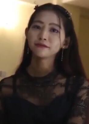 高颜亚裔美女和洋人老头