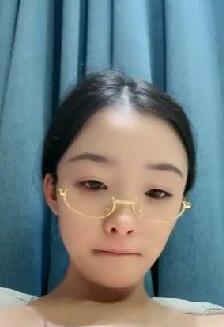 童颜极品眼镜妹子全程露脸