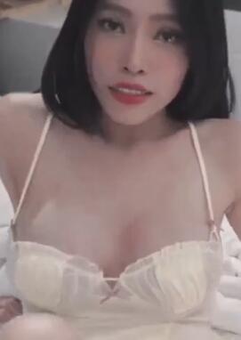 美女继妹想成为小哥哥的女友