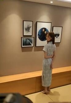 模特写真拍摄气质尤物极品模特,小虎牙一身旗袍