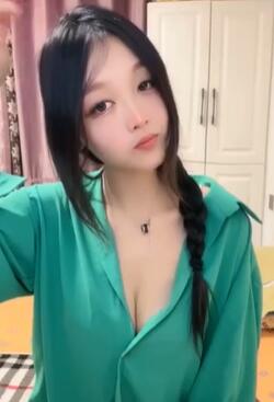 甜美高颜值漂亮辫子妹妹