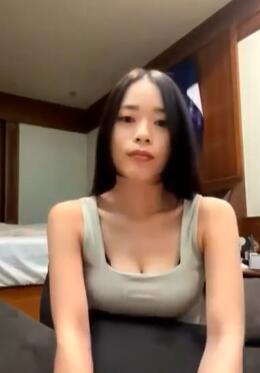 双人网红辣妹小雨和男友大秀