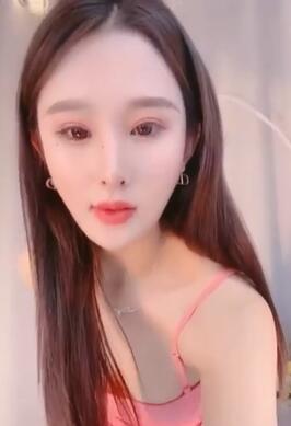 超漂亮长发红唇颜值女神女主播大秀