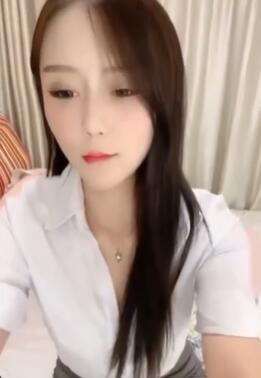 双人火辣身材黑丝包臀裙吊带女神大秀