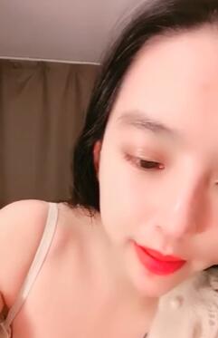 红唇颜值女神女主播大秀掰开特写
