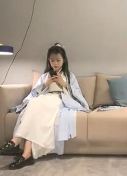 91沈先生约99年汉服妆性感小美女