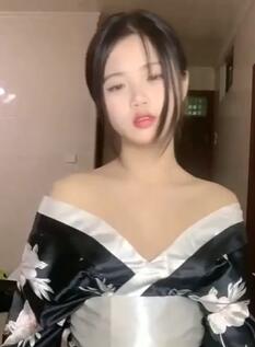 和服清纯甜美少女一脸呆萌卡哇伊
