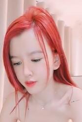 非常漂亮的极品红发白虎小美女大秀