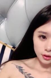 粉嫩黑丝全程露脸小美女大秀直播