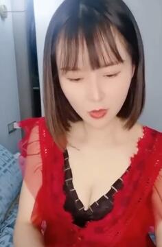 红衣短发超美女神小美女大秀