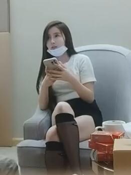 91沈先生约黑丝美腿娇气小女模