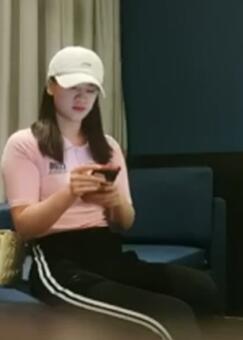 利哥约25岁大长腿小少妇深夜来相会