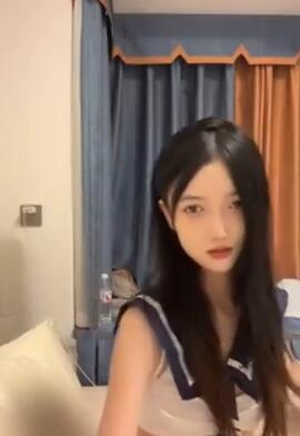 制服网红女神,苗条身材白丝美腿
