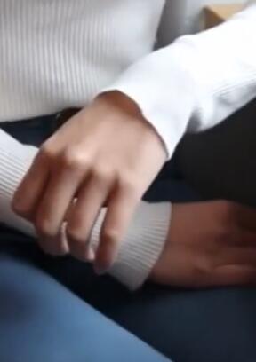 中国留学生美女 身材苗条第一次约会
