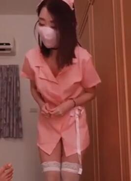 美眉医生说做运动有助于你的腿伤