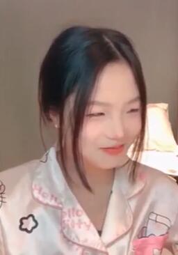 纯欲系天花板4甜美少女白色丝袜