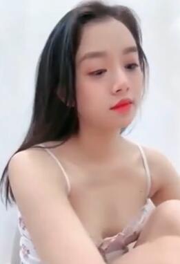 蓝瓶蛹2很漂亮的美女主播