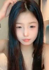 颜值不错的纯情妹妹白丝露脸精彩大秀