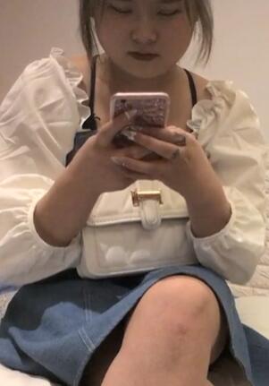 夏娃之旅约婴儿肥牛仔裙妹子