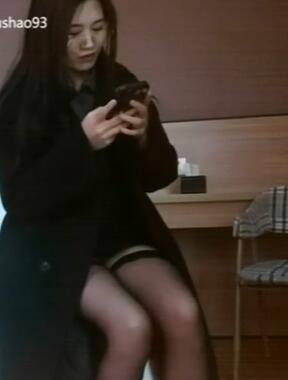 眼镜小伙约身材高条眼镜御姐型美女