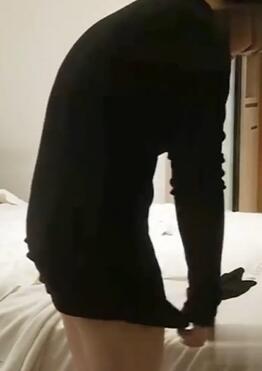 小刚酒店约05年学生妹身材好声音甜美