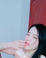 椅子上狠狠打桩美御姐