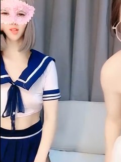 丝袜制服露脸两姐妹让大哥玩双飞