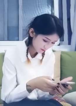 黄先生约长相清纯扎着两个辫子萌妹