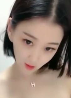 初恋般的纯爱小美女短发无敌
