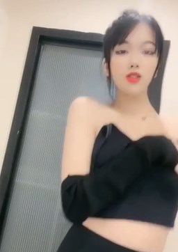 肤白貌美大长腿网红女神露脸好身材丝袜