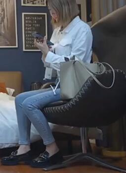 91C仔团伙公寓约腰细的兼职外围女特别敏感