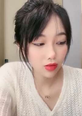 楚楚女神性感开撩火辣热舞与网友互动