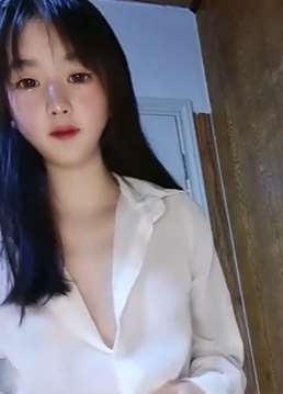 怀春少女性感可爱粉嫩的酮体大秀